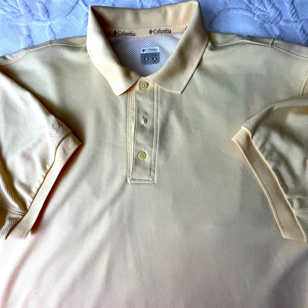 COLUMBIA Mens Medium yellow shirt
